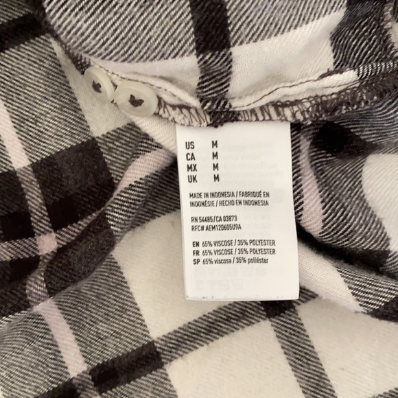 American eagle long shirt. Size medium. - Picture 4 of 7